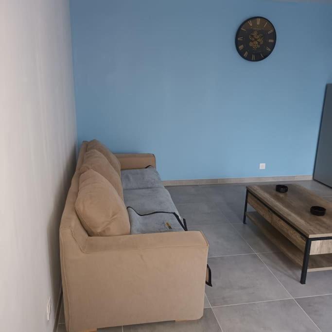 생캉탱 Loft Entier, Calme, Fibre Et Wifi 아파트 외부 사진